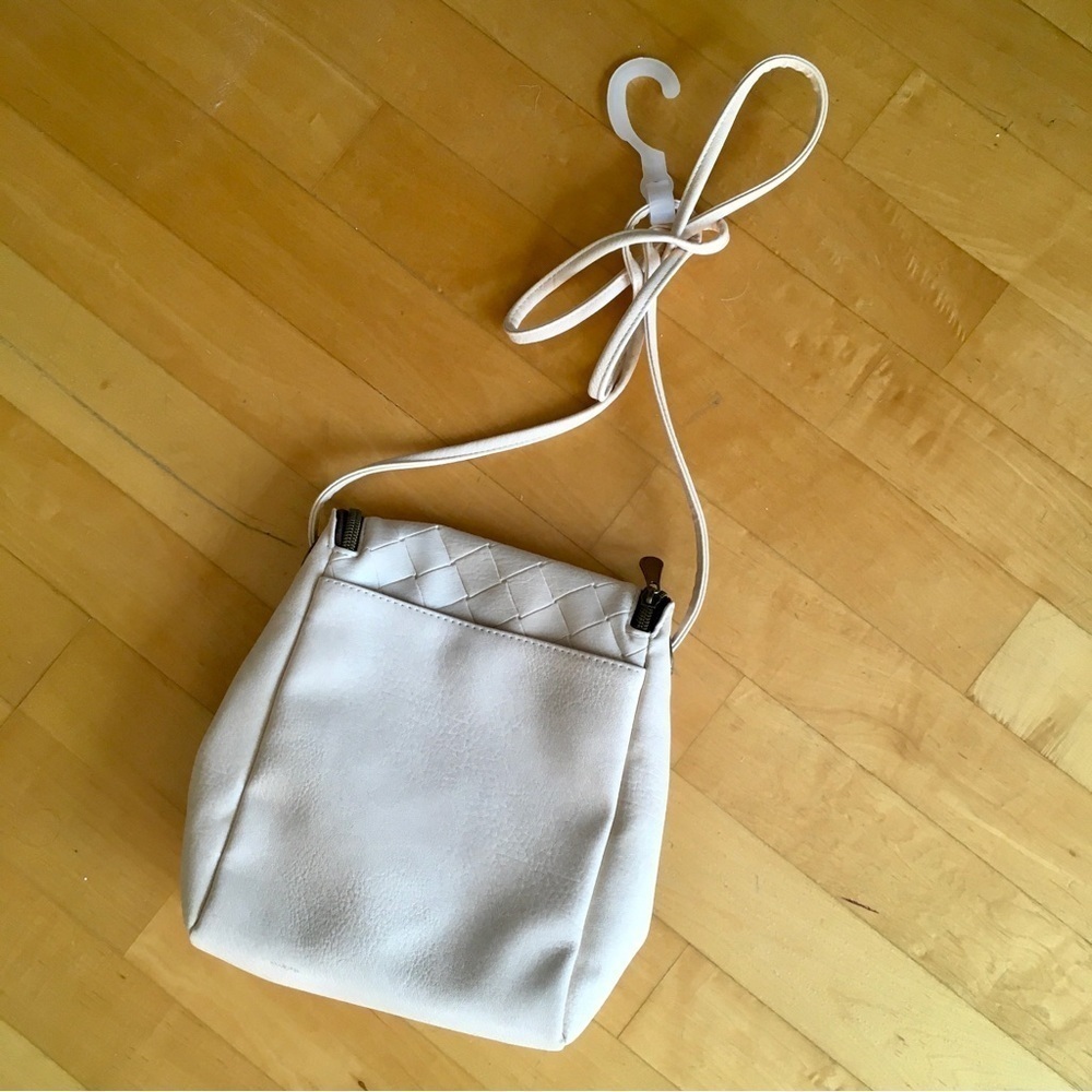 Quilted Crossbody Bag, Cream with Black, White Abstract Print Interior - Picture 5 of 16
